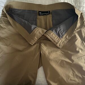 Under Armour Khaki shorts